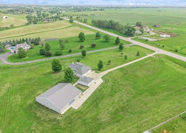 Property at 18567 Y Ave, Granger, IA 50109, 3 beds, 2.5 baths