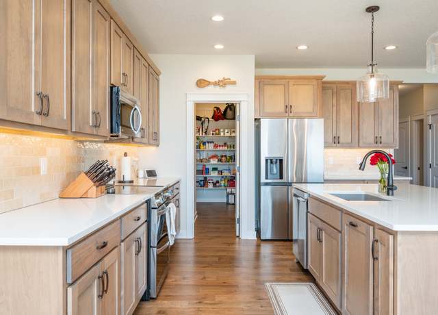 Property at 1108 Deer Ridge Dr NW, Bondurant, IA 50035, 7 beds, 3.5 baths