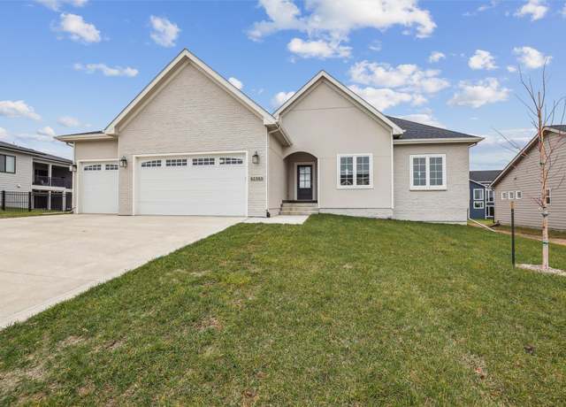 Property at 17865 Valley View Dr, Clive, IA 50325, 4 beds, 3 baths