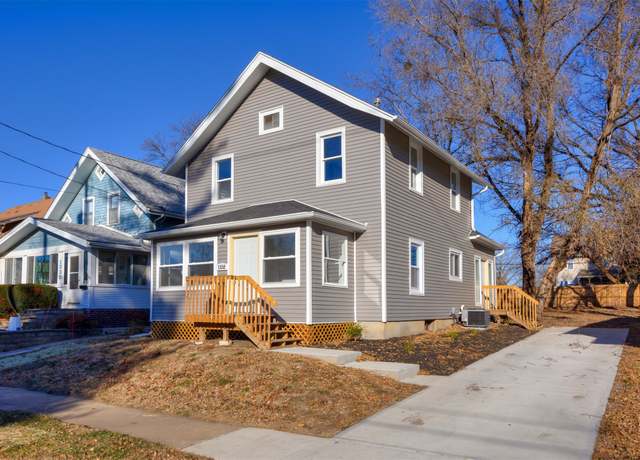 Property at 1332 E Sheridan Ave, Des Moines, IA 50316, 3 beds, 2.5 baths