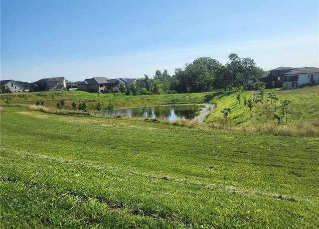 Property at 4805 164th Ct, Urbandale, IA 50323