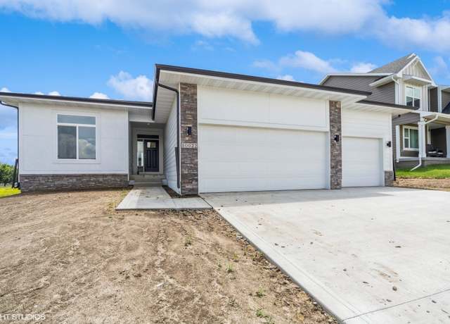 Property at 10022 NW 68th Ave, Johnston, IA 50131, 4 beds, 4 baths
