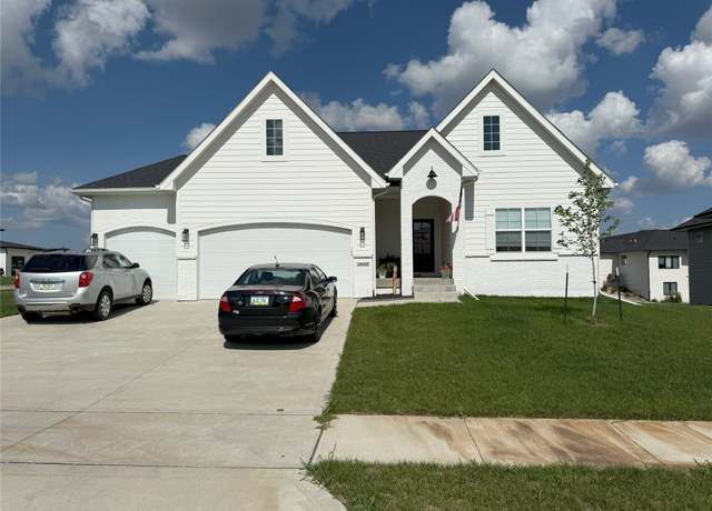 Property at 3997 NW 179th Ct, Clive, IA 50325, 4 beds, 3.5 baths