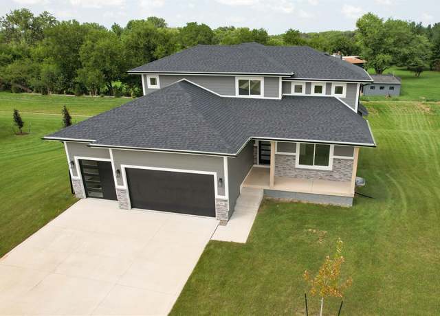 Property at 537 SE Walnut Woods Dr, West Des Moines, IA 50265, 4 beds, 2.5 baths