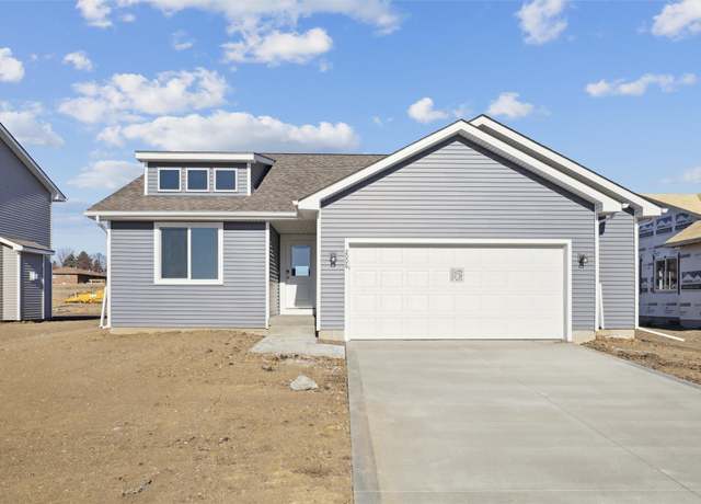 Property at 2006 White Oak Ln, Granger, IA 50109, 3 beds, 2 baths