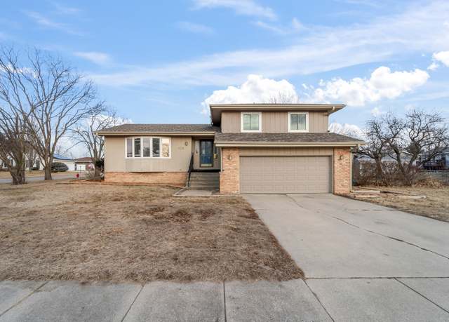 Property at 520 E 23rd St N, Newton, IA 50208, 3 beds, 1.5 baths