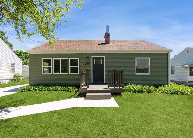 Property at 2311 50th St, Des Moines, IA 50310, 3 beds, 1 bath