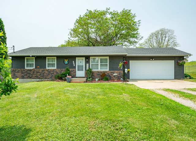 Property at 927 E 7th St S, Newton, IA 50208, 4 beds, 1 bath