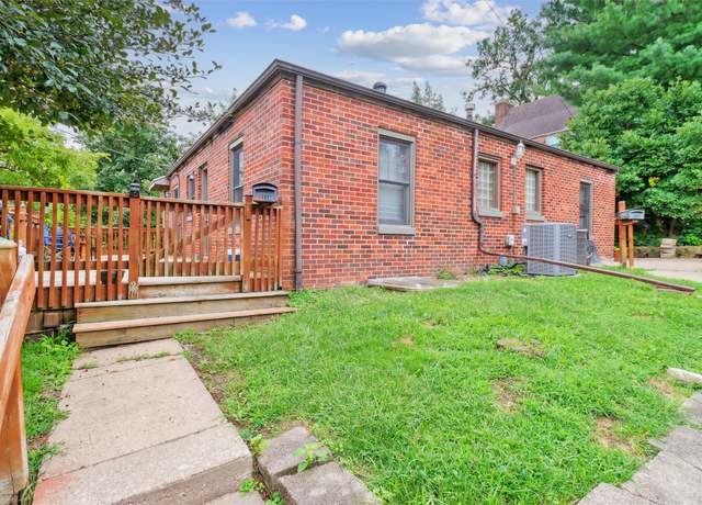 Property at 2116-2118 Chautauqua Pkwy, Des Moines, IA 50314, 3 beds, 3 baths