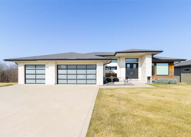 Property at 3120 Whitepine Ct, Waukee, IA 50263, 4 beds, 3.5 baths
