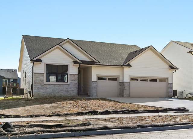 Property at 2595 SE Kettleridge Ln, Waukee, IA 50263, 3 beds, 2 baths