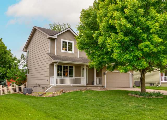 Property at 15026 Hawthorn Dr, Clive, IA 50325, 3 beds, 2.5 baths
