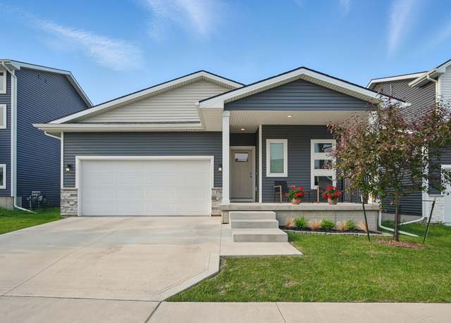 Property at 1716 Ashwood Ave, Norwalk, IA 50211, 3 beds, 2.5 baths