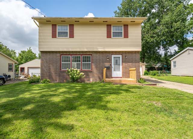 Property at 3916 E Tiffin Ave, Des Moines, IA 50317, 4 beds, 1.5 baths