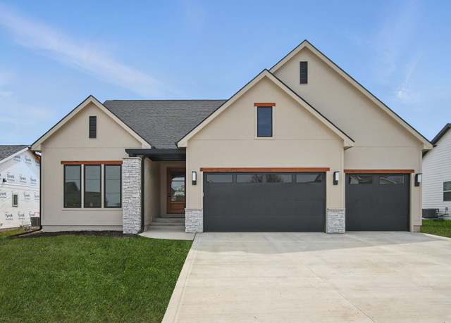 Property at 2334 Green Leaf Cir, Norwalk, IA 50211, 5 beds, 3 baths