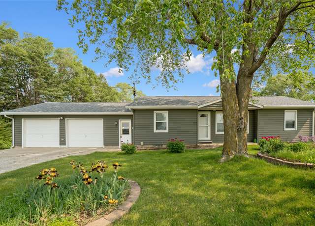 Property at 231 E Mount Vernon Rd, Waterloo, IA 50703, 3 beds, 2 baths