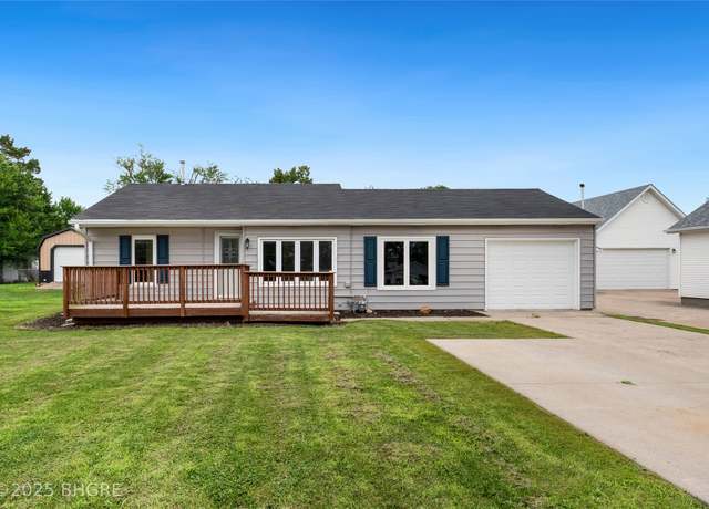 Property at 808 E 8th St S, Newton, IA 50208, 2 beds, 1 bath