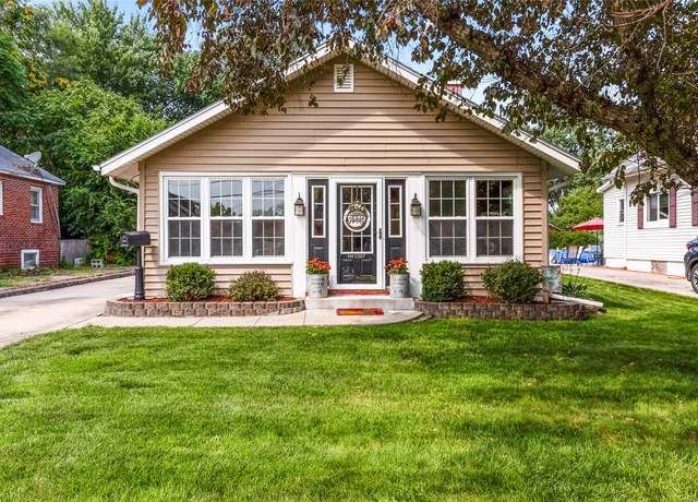 Property at 1207 Emma Ave, Des Moines, IA 50315, 2 beds, 1 bath