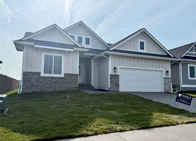 Property at 1910 Silver Maple Dr, Norwalk, IA 50211, 4 beds, 3 baths