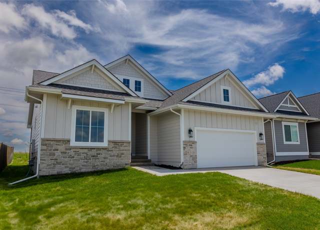 Property at 1910 Silver Maple Dr, Norwalk, IA 50211, 4 beds, 3 baths