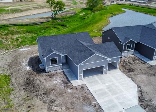 Property at 935 11th St, Waukee, IA 50263, 4 beds, 3 baths