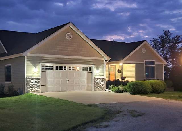 Property at 15043 K Ave, Perry, IA 50220, 3 beds, 2 baths