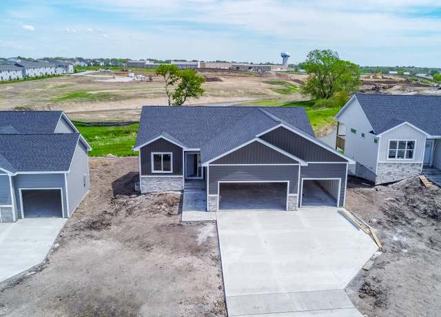 Property at 945 11th St, Waukee, IA 50263, 3 beds, 2 baths