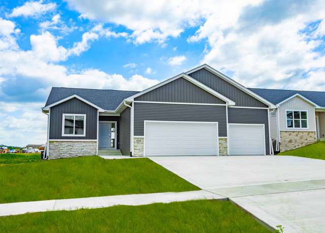 Property at 945 11th St, Waukee, IA 50263, 3 beds, 2 baths