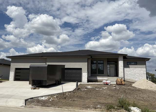 Property at 18205 Alderleaf Dr, Clive, IA 50325, 4 beds, 3.5 baths