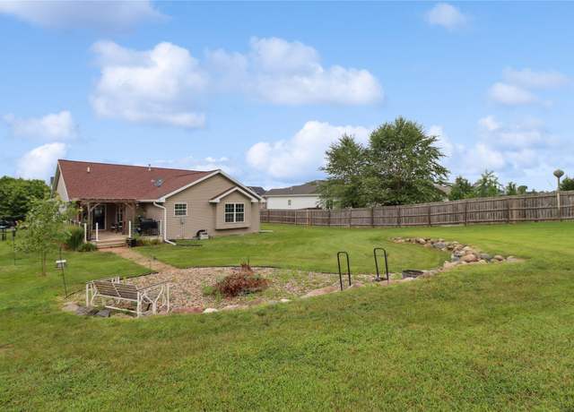 Property at 1803 Crabapple Ln, Granger, IA 50109, 3 beds, 2.5 baths