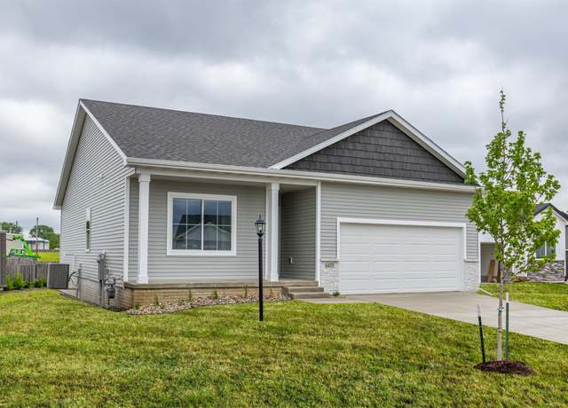 Property at 6433 NE 11th Ct, Des Moines, IA 50313, 4 beds, 3 baths