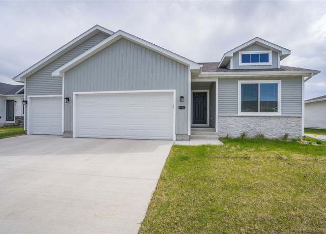 Property at 9780 Thorton Dr, Johnston, IA 50131, 3 beds, 2 baths