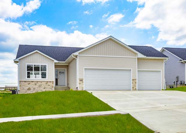 Property at 955 11th St, Waukee, IA 50263, 4 beds, 3 baths