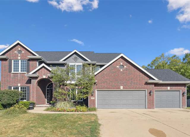 Property at 3703 149th St, Urbandale, IA 50323, 5 beds, 4.5 baths