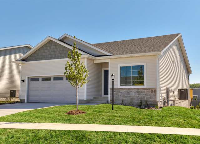 Property at 6443 NE 11th Ct, Des Moines, IA 50313, 3 beds, 3 baths
