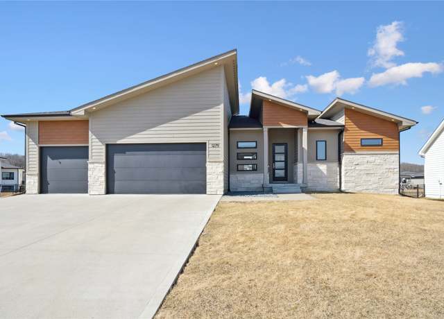 Property at 1279 S Wildfire Ave, West Des Moines, IA 50266, 3 beds, 2.5 baths