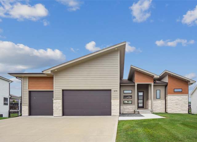 Property at 1279 S Wildfire Ave, West Des Moines, IA 50266, 3 beds, 2.5 baths