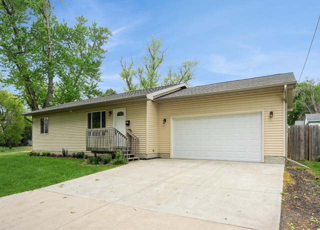 Property at 6205 SW 12th St, Des Moines, IA 50315, 3 beds, 1.5 baths