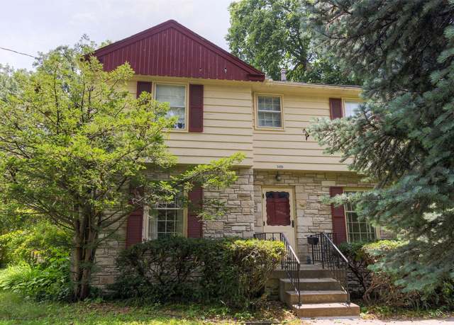 Property at 5800 Pleasant Dr, Des Moines, IA 50312, 3 beds, 1.5 baths