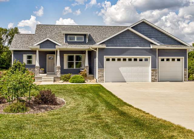 Property at 906 Baldwin St, Maxwell, IA 50161, 4 beds, 3 baths