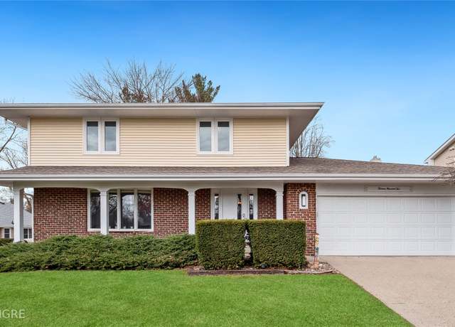 Property at 1302 E Detroit Ave, Indianola, IA 50125, 4 beds, 2.5 baths