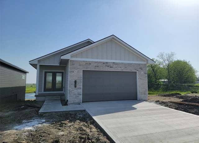 Property at 1131 NW Sproul Dr, Waukee, IA 50263, 4 beds, 3 baths