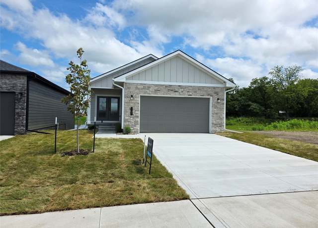 Property at 1131 NW Sproul Dr, Waukee, IA 50263, 4 beds, 3 baths