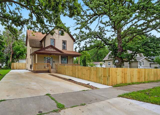 Property at 1513 Washington Ave, Des Moines, IA 50314, 4 beds, 2 baths