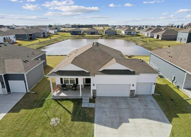 Property at 5510 NE Seneca Dr, Ankeny, IA 50021, 4 beds, 3.5 baths