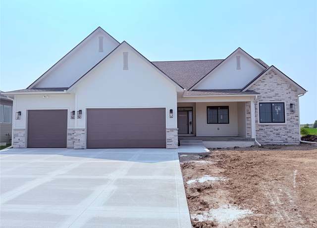 Property at 3034 NW Beechwood Dr, Grimes, IA 50111, 6 beds, 3.5 baths