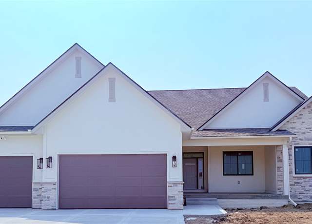 Property at 3034 NW Beechwood Dr, Grimes, IA 50111, 6 beds, 3.5 baths