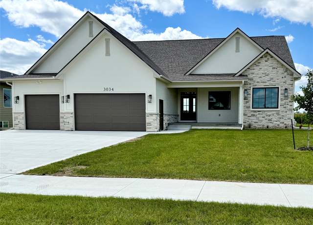 Property at 3034 NW Beechwood Dr, Grimes, IA 50111, 6 beds, 3.5 baths
