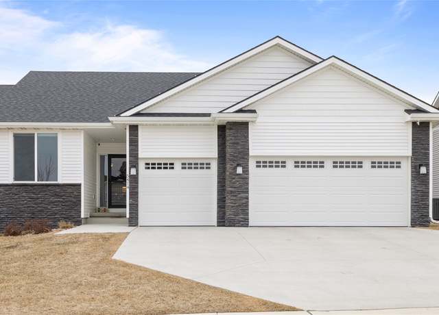 Property at 5414 NE Briarwood Dr, Ankeny, IA 50021, 3 beds, 3 baths