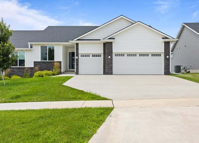 Property at 5414 NE Briarwood Dr, Ankeny, IA 50021, 3 beds, 3 baths